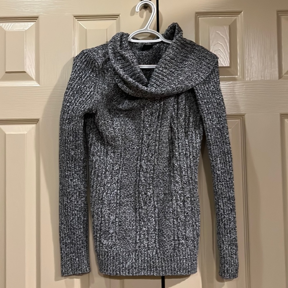 Women’s Sweater, long sleeve, scoop neck